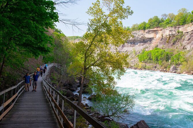 4hr Niagara Falls Canada Tour includes the Boat and tunnels - Overall Value & Who Should Consider It