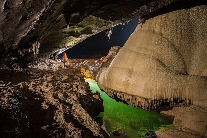 4km Paradise Cave Tour from Dong Hoi - Key Points