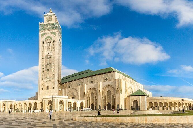 5 am in Casablanca: Mosque, Medina, Beach , Souks , Coffee and more - Key Points