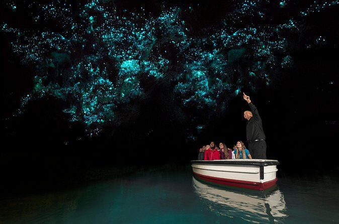 5-Day Bay of Islands Rotorua Waitomo Caves and Hobbiton Tour from Auckland - The Authentic Experience and Who Will Appreciate It