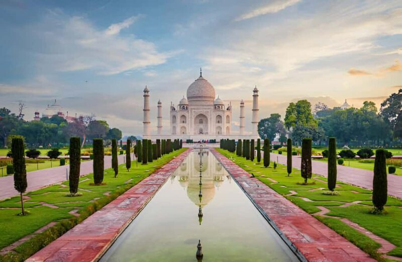 5-Day Private Golden Triangle & Tiger Safari Tour from Delhi - Day 1: From Delhi to Agra via Old & New Delhi