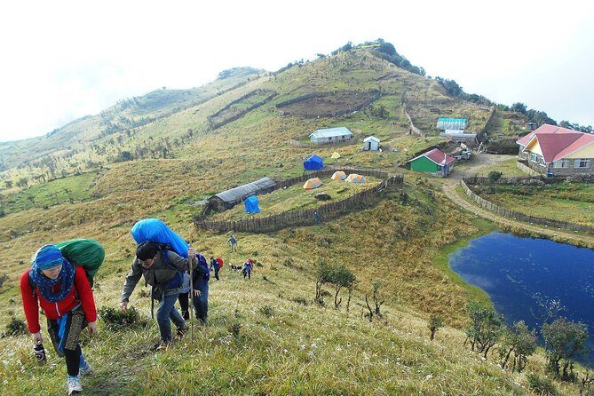5-Days Singalila Ridge Trek in Darjeeling - Day 2: Sandakphu and the Spectacular Views