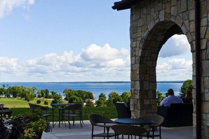 5-Hour Traverse City Wine Tour: 4 Wineries on Old Mission Peninsula - Key Points
