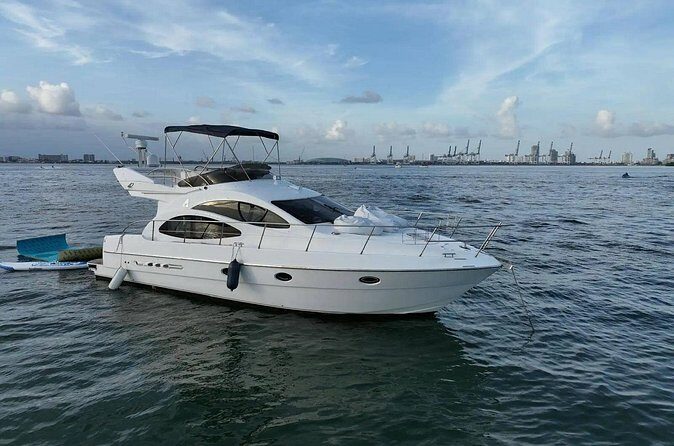 50ft, 1 Hour FREE Miami Yacht Rental, 2 to 6 Hours, 13 People - The Sum Up