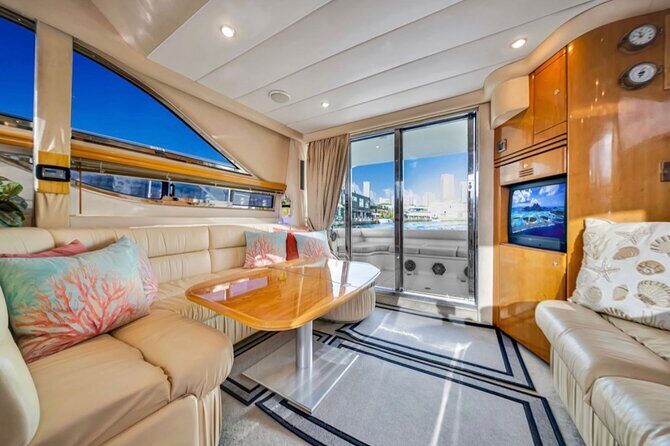 55ft 1 Hour FREE Miami Yacht Rental 3 to 6 Hours 13 People - The Sum Up: Who Should Consider This Yacht Rental?