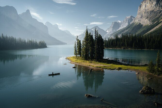 6 Day VIA rail from Vancouver to Jasper Banff Icefield Bus Tour - The Icefields Parkway and Glacial Wonders