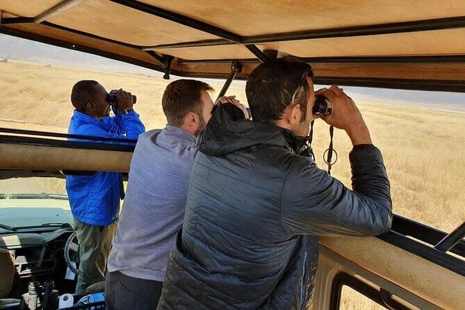 6 Days Luxury Lodge Safari To Lake Manyara, Serengeti, Ngorongoro & Tarangire - An In-Depth Look at the 6-Day Luxury Safari Experience
