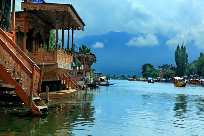 6-Days Luxury Tour Package of Kashmir from Srinagar - An In-Depth Look at the Kashmir Tour Experience