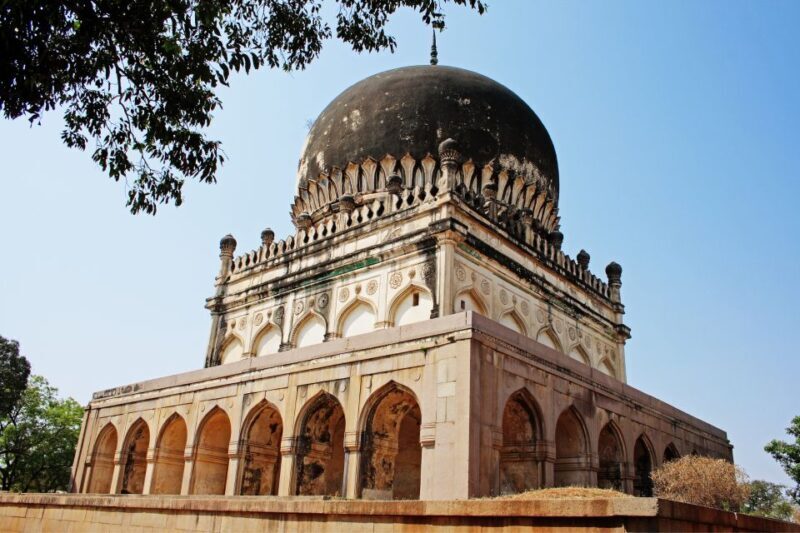 6-hours Golconda Fort & Qutub Shahi Tombs Tour with transfer - Introduction to the Tour