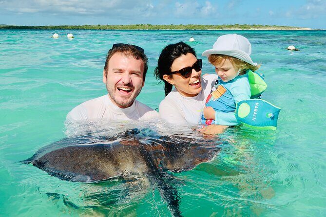 6-Hours Tour East Coast of Antigua: Stingray City, Lunch & Beach - What’s Included and What’s Not