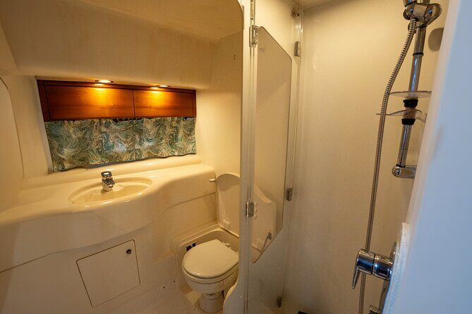 60ft 1 Hour FREE | Miami Yacht Rental | 3 to 6 Hours | 13 People - FAQs