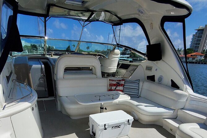 60ft Private Luxury Yacht Charter - An In-Depth Look at the Yacht Experience
