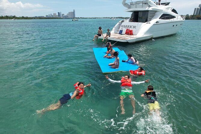 65ft Yacht Charter in Miami - Practical Tips for Booking and Enjoyment