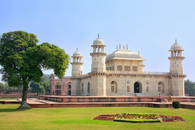 7 Day Golden Triangle Tour { Delhi Agra Jaipur Tour } - Who Is This Tour Best For?