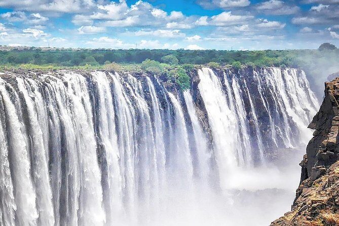 7 Day Highlights Of Botswana Overland Tour ACCOMODATED (midrange) - What Makes This Tour Stand Out?