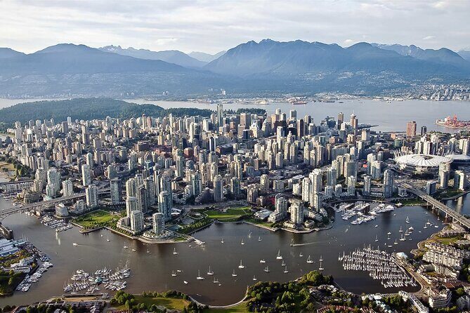 7 hours Private Sightseeing Tour-from YVR Airport or Cruise Port - An In-Depth Look at the Vancouver Private Tour