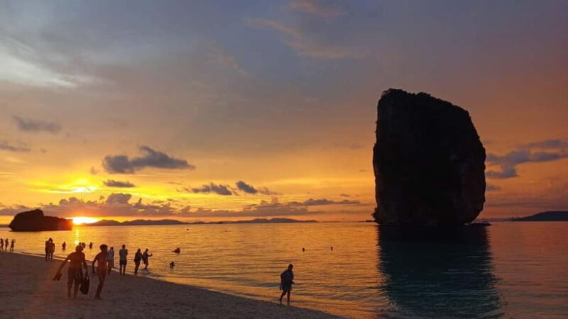 7 Islands sunset tour plus bioluminescent plankton + BBQ - Key Points