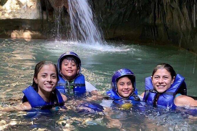 7 Waterfalls of Damajagua Tour Puerto Plata - Transportation and Group Size