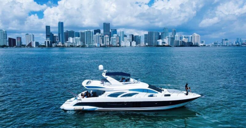 70ft Azimut available in Miami for up to 13 people. - FAQ