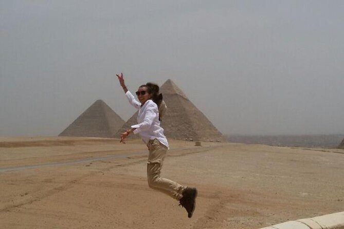 8-Hour Private Tour to the Pyramids of Giza and Saqqara from Cairo - Starting the Day: Pickup and Transportation
