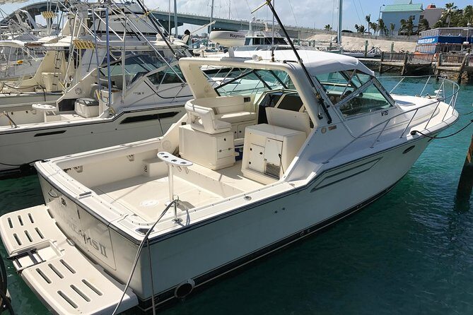 8 hours 38ft Reel Dreams Private Charter Nassau - FAQ