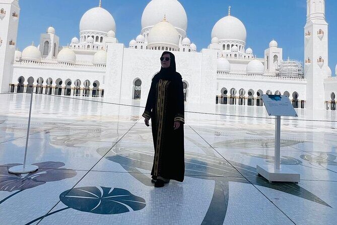 8 hours Abu Dhabi Grand Mosque and Qasar Al Watan Palace Tour - FAQs