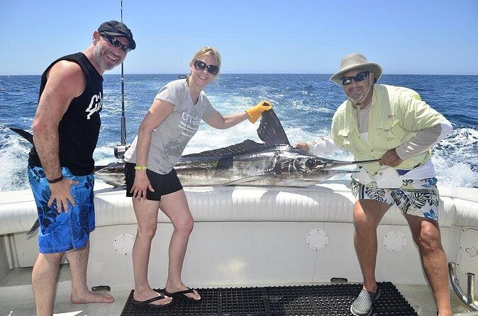 8 Hours Private Sport Fishing Charter Trip in Cabo San Lucas - Pricing and Value: Is It Worth It?