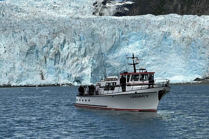 8hr Kenai Fjords Whale Watching Tour w/ 1hr Fishing 16 Passengers - Key Points
