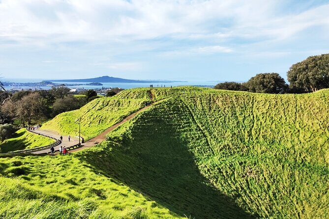 9 Day South to North Island NZ Private Tour from Queenstown - Frequently Asked Questions