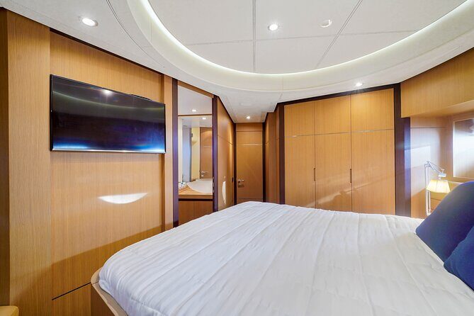 94 FT Private Yacht Party with Night Club - FAQ