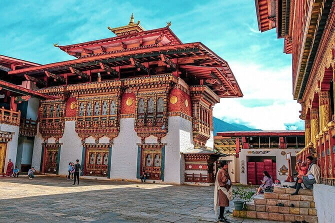 A 7-Day Journey Through the Land of Happiness - An In-Depth Look at the 7-Day Bhutan Experience