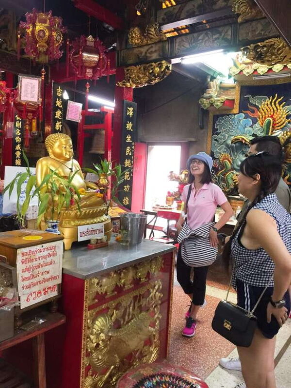 A Flavorful Journey Through Bangkoks Hidden Food Gems - Key Points