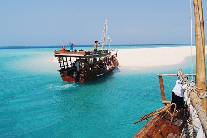 A Full Day Safari Blue Tour And Blue Lagoon - Key Points