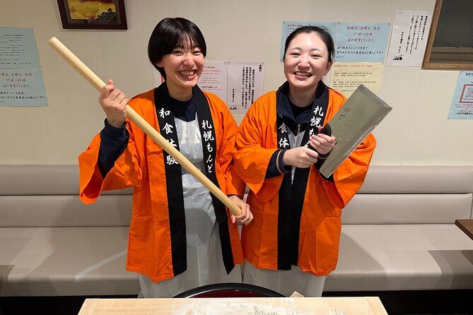A Japanese food experience plan in Sapporo where you can enjoy tempura and 3 types of Hokkaido-only sake along with a soba making experience! - Key Points