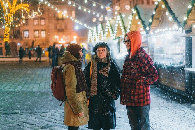 A Joyful Christmas: Private Walking Tour in Quebec - Key Points