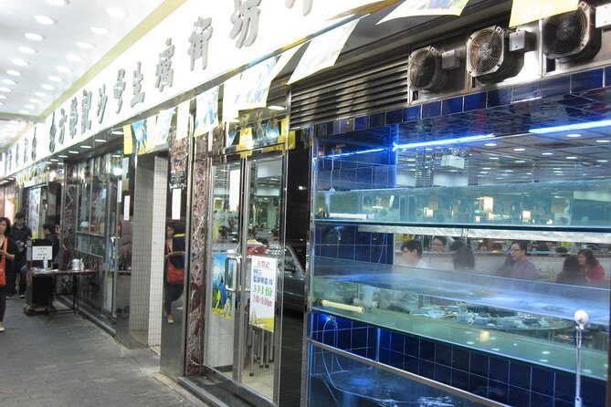 A Private City Tour of Hong Kong with Mercedes-Benz - Who Should Consider This Tour?