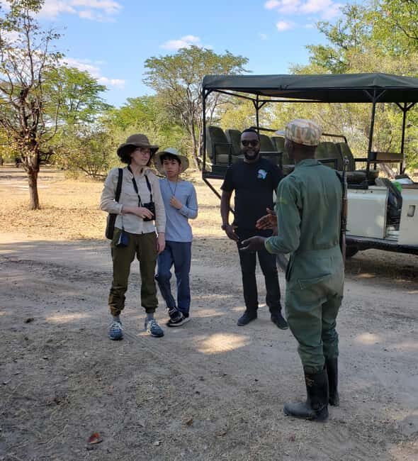 A Private Game Drive Plus White Rhino short walk - Key Points
