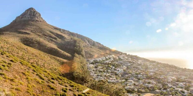 A private Hiking Tour to Lion's Head, Sign Hill, and Bo-kaap - Authentic encounters and travel tips