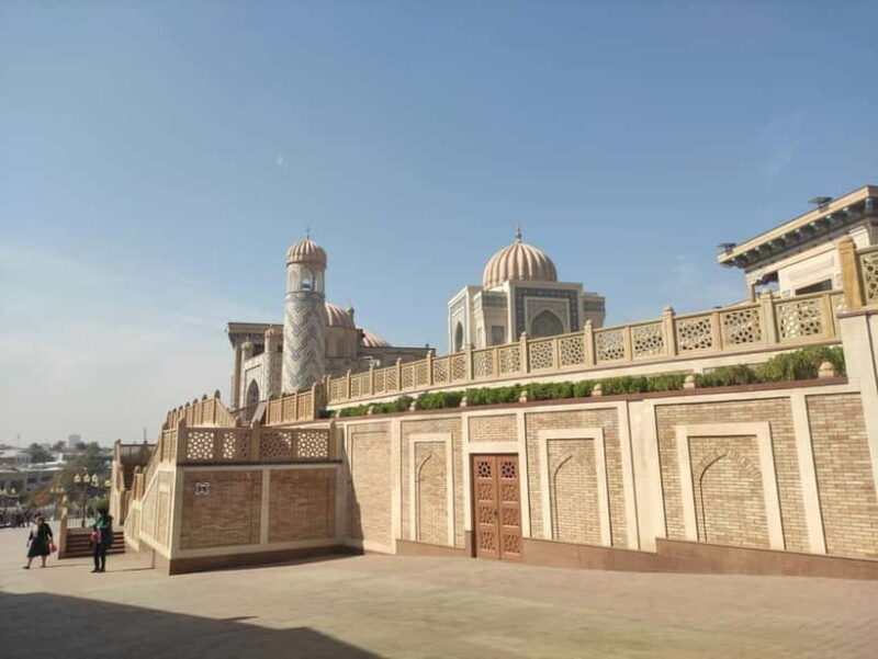 A Samarkand Velo Journey: Siab River Along - An In-Depth Look at the Samarkand Velo Experience