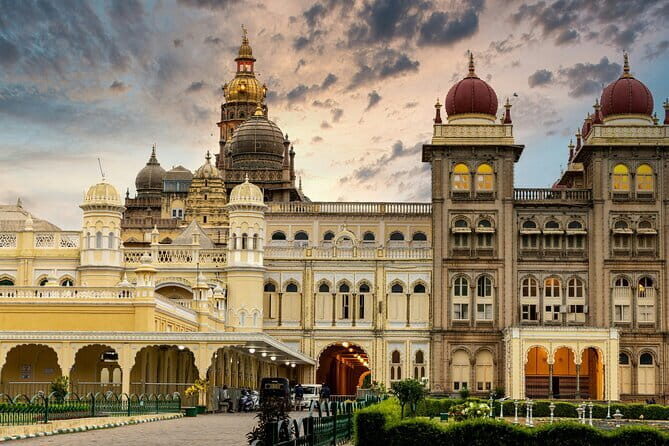 A Throbbing Walk thro Palace/Temples/Fort/Market in Old Bangalore - FAQ
