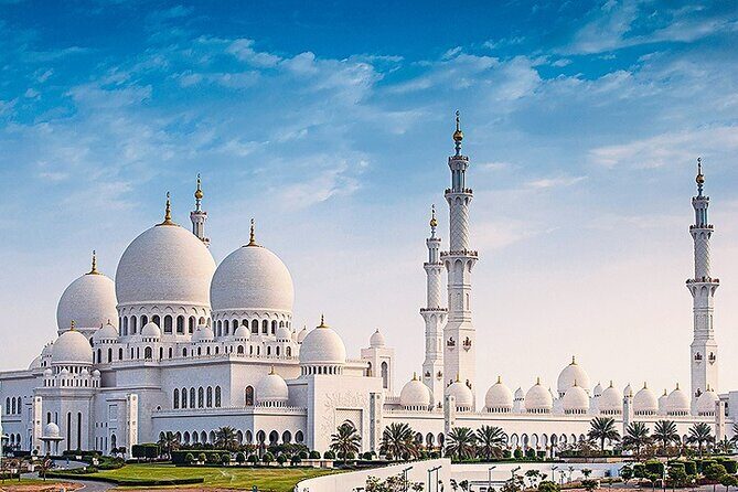 Abu Dhabi City Sightseeing Tour From Dubai - Guides and Customer Service