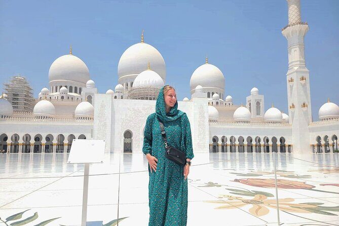 Abu Dhabi City Tour of Grand Mosque, Palace, Louvre, and Ferrari - FAQ