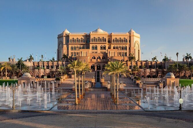 Abu Dhabi City Tour with Warner Bros. Park - Lunch and Leisure at Marina Mall