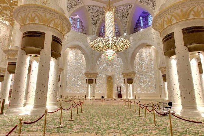 Abu Dhabi Tour with Grand Mosque and BAPS Temple - An Introduction to the Abu Dhabi Day Tour