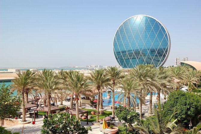 Abu Dhabi Tour with Louvre Museum Tickets - Cultural and Local Flavors: Markets and Crafts