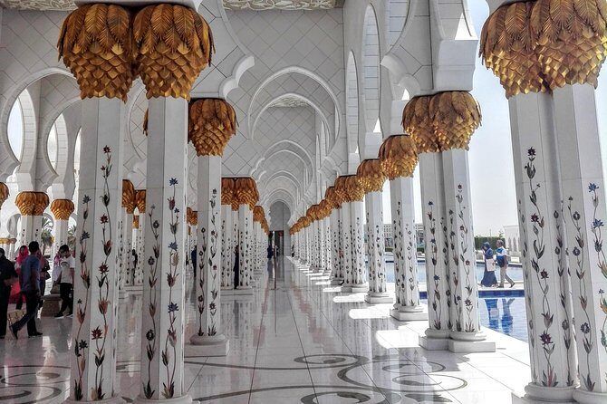 Abu Dhabi tour with Sheikh Zayed Grand Mosque ,and Qasr Al Watan - FAQs