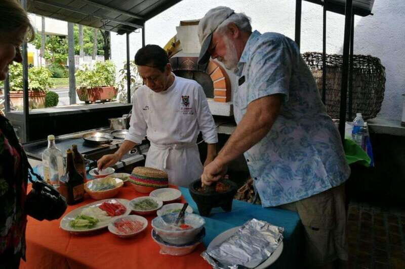 -Acapulco: Mexican Cooking Class and Market Tour Experience - Who Should Consider This Tour?