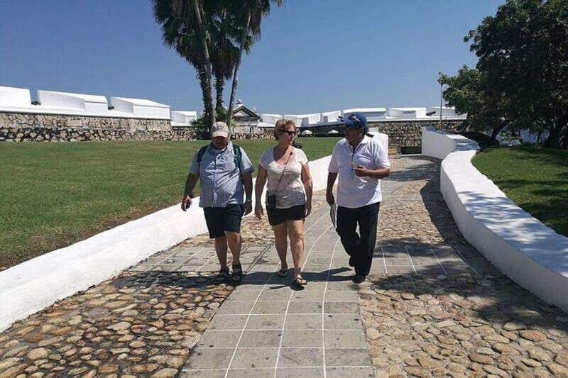 -Acapulco: Walking Tour with Museum, Fort, and Cliff Divers - Exploring Acapulco: A Walk Through History, Culture, and Cliff Diving