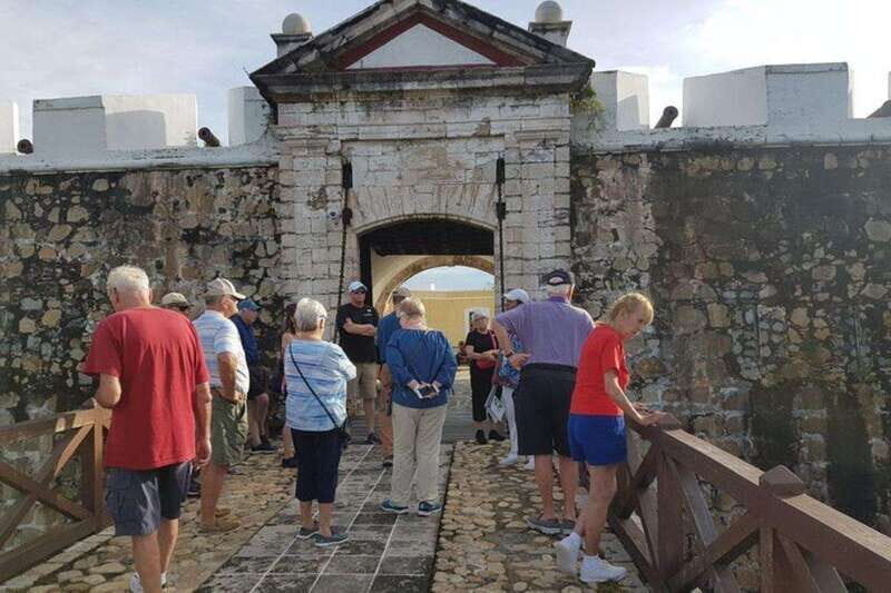 -Acapulco: Walking Tour with Museum, Fort, and Cliff Divers - A Complete Walk-Through of the Acapulco Experience