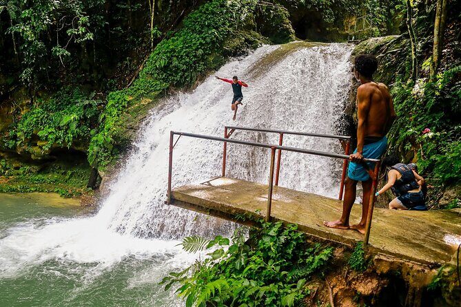 Action Pack Combo: Blue hole, river tubing and Dunn's River Falls - FAQ